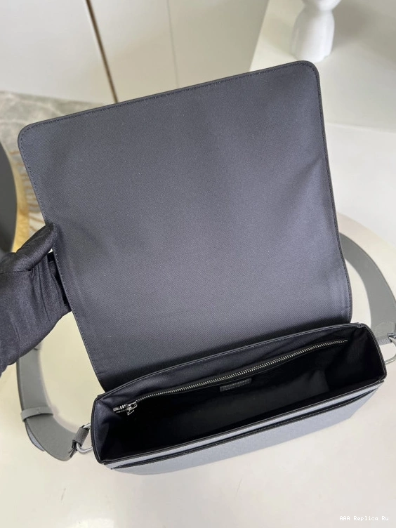 AAA Pruses Bags VUITTON MESSENGER NEW FLAP LOUIS 0712